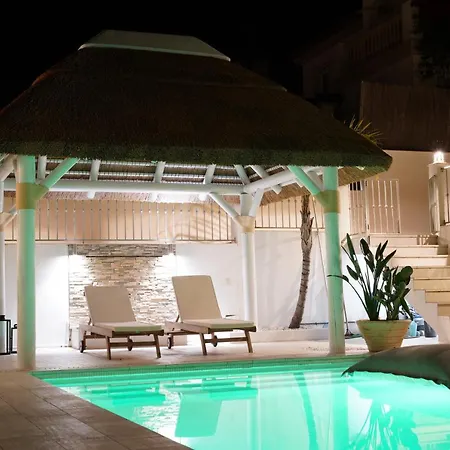 Thani Holidays Апартаменты *