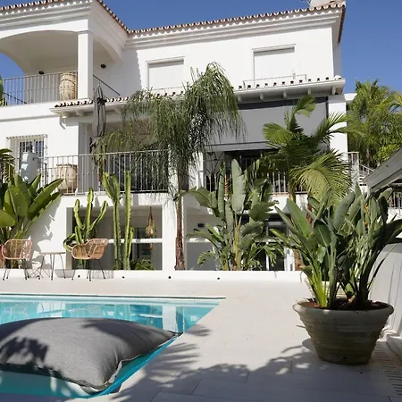 Thani Holidays Апартаменты